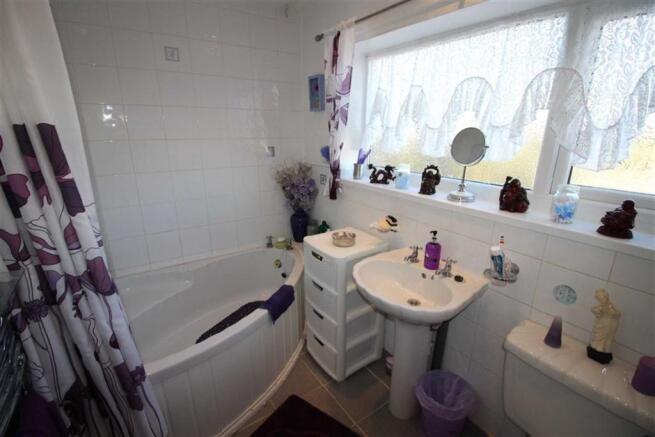 BATHROOM/WC