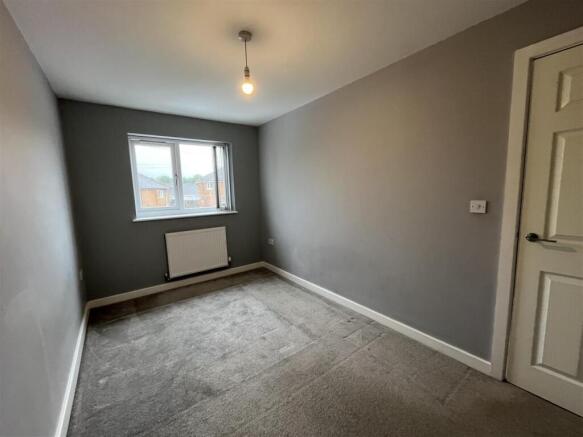 3 bed Semi-Detached to rent Image 10
