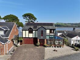 2, Riverbank Cottages, Old Ferry Road, Saltash PL12 6BJ