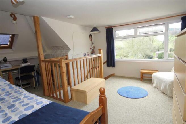 ATTIC ROOM/BEDROOM F
