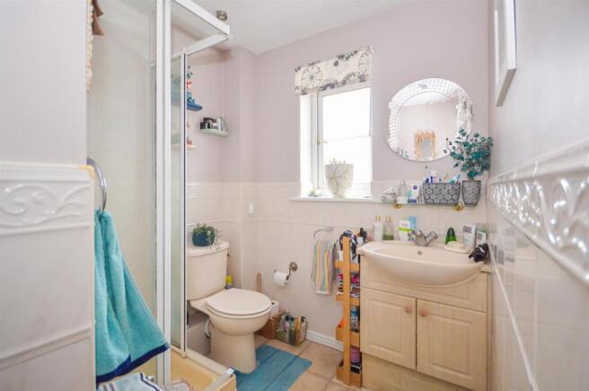 EN SUITE SHOWER ROOM