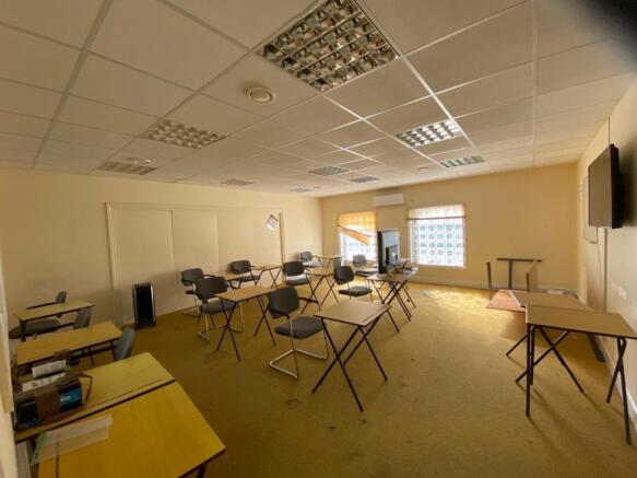 PHOTO20221026153354 2.jpg