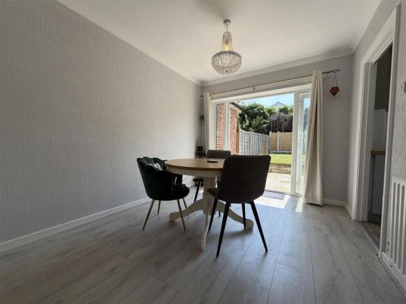 3 bed Semi-Detached for sale Image 8