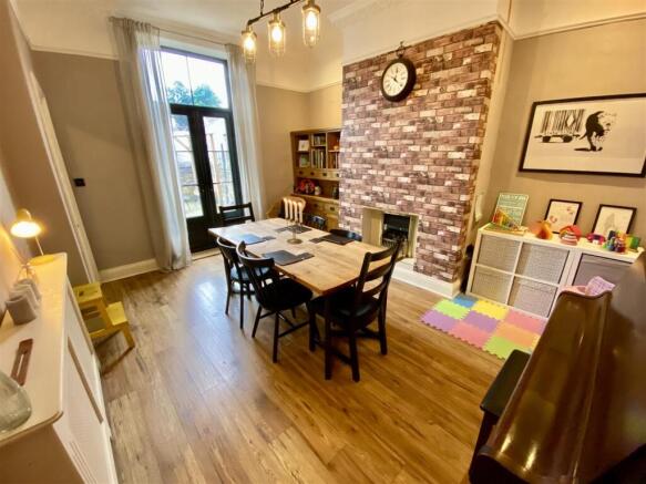 4 bed Terraced for sale Image 8