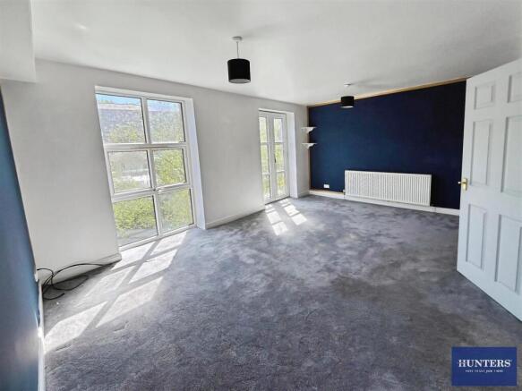 2 bed Apartment for sale Image 4