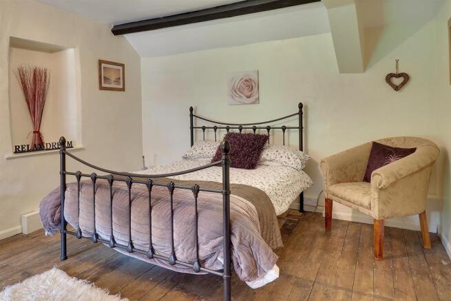 Bedrom 2.jpg