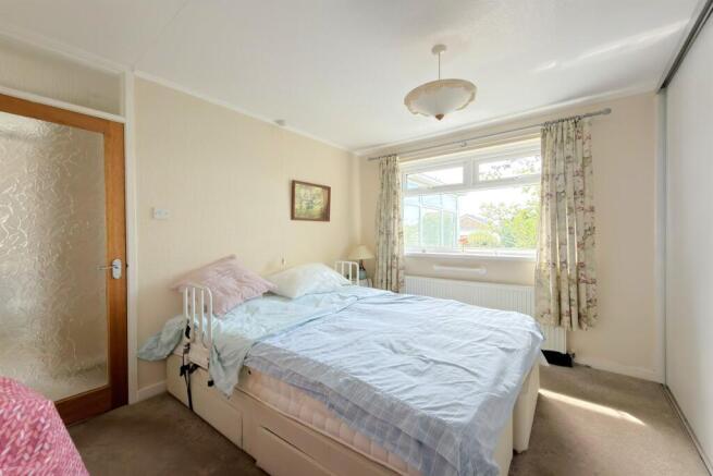 2 bed Bungalow for sale Image 11