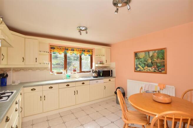 Kitchen/ Breakfast Room
