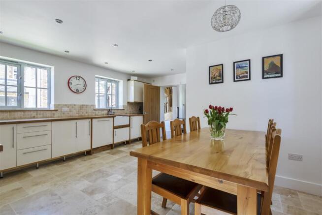 Kitchen/Dining Room