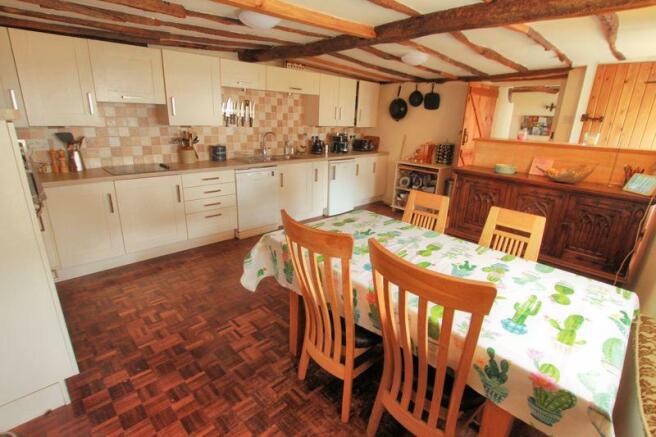 Kitchen/Dining...