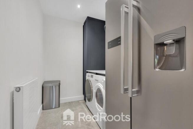 4 bed Detached for sale Image 8