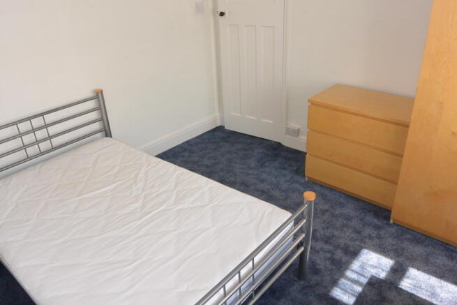 Bedroom 1 (2)
