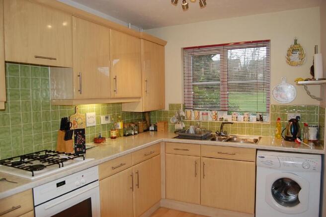 KITCHEN/BREAKFAST