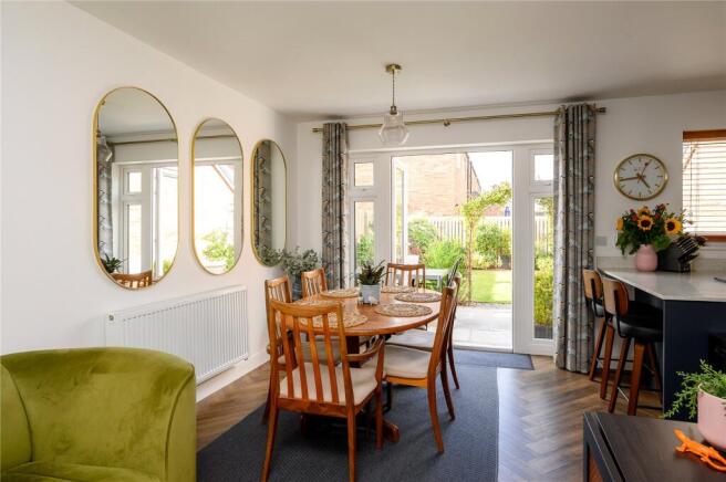 4 bed Detached for sale Image 10