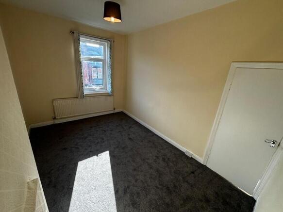 2 bed Terraced to rent Image 4