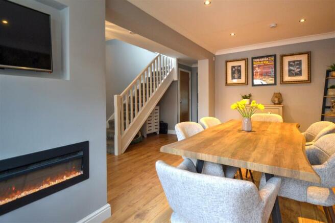DINING FAMILY AREA
