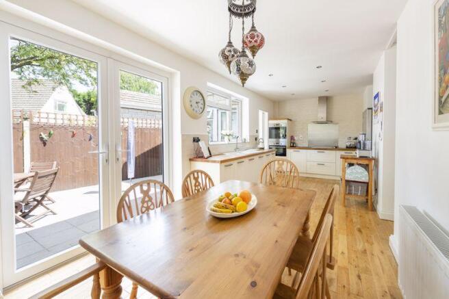 Kitchen / Dini...
