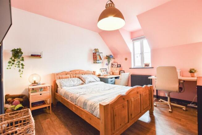 Bedroom..jpg