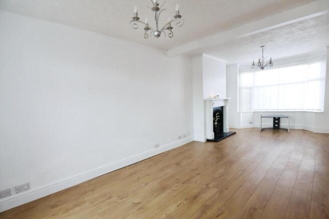 LOUNGE/ DINING ROOM