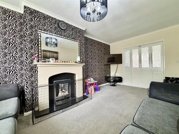 3 bed Semi-Detached for sale Image 5
