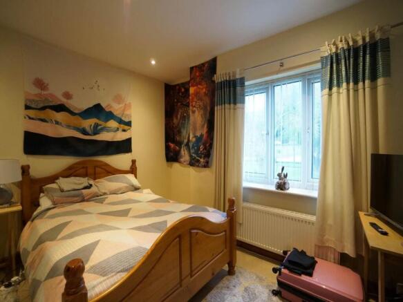 Bedroom 2.1.JPG