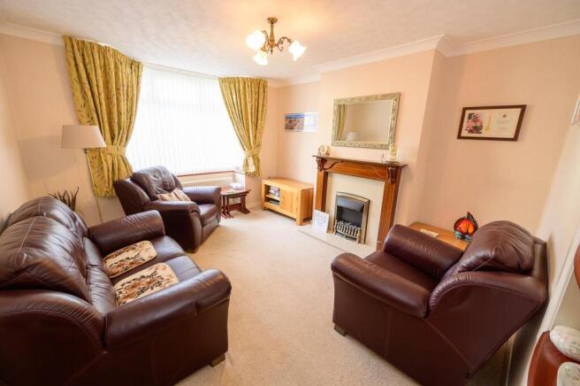 Lounge pic 2.jpg