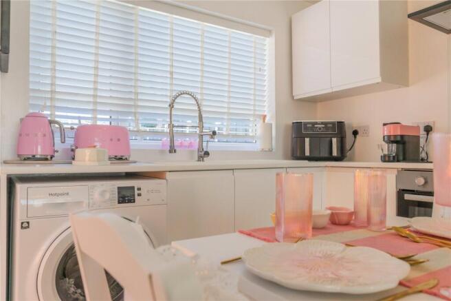 2 bed Bungalow for sale Image 7