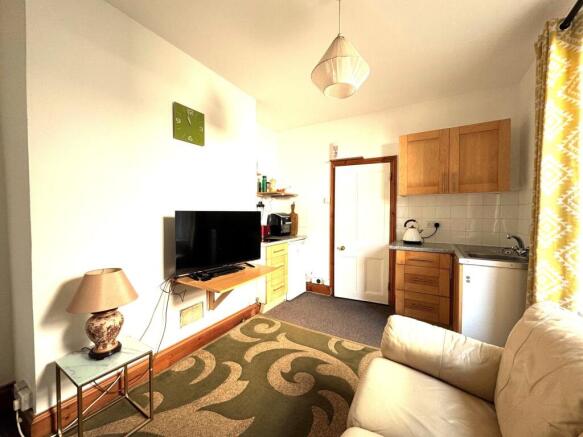 Lounge Kitchen