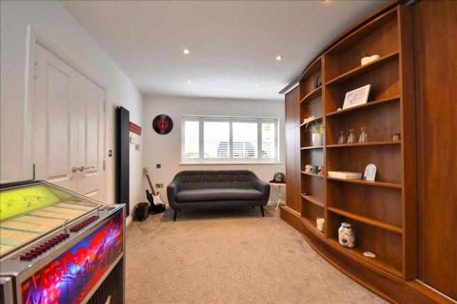 Photo 9