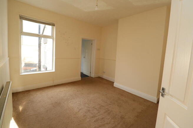 2 bed Semi-Detached to rent Image 7