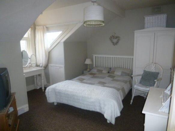 BEDROOM 5