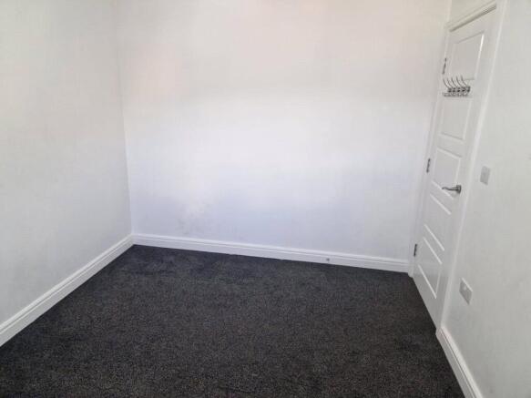 5 bed Detached to rent Image 12