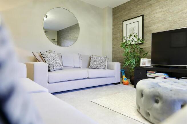 4 bed Detached for sale Image 8