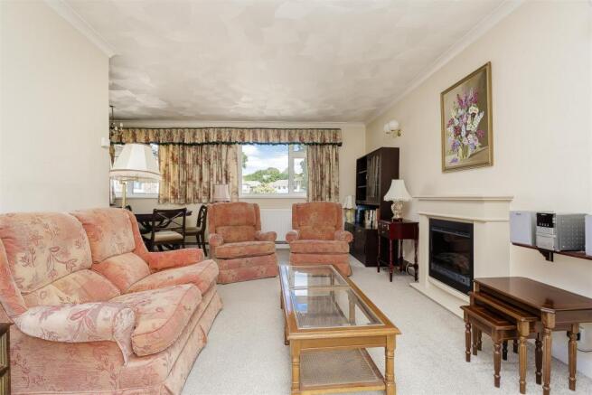 flat-courtlands-crescent-banstead-112.jpg