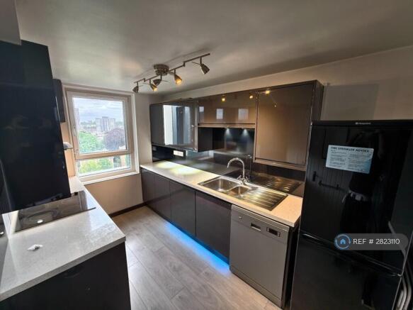Modern Kitchen - With Dishwasher, Fridge/Freezer