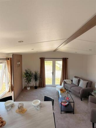 2 bed Park Home for sale Image 5