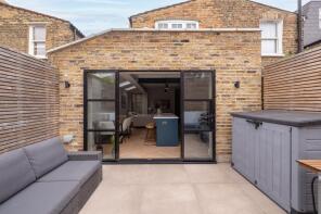 17, Breer Street, London SW6 3HE