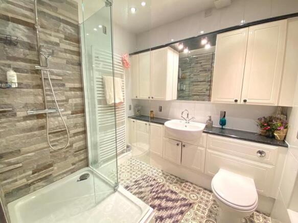 Family Shower Room