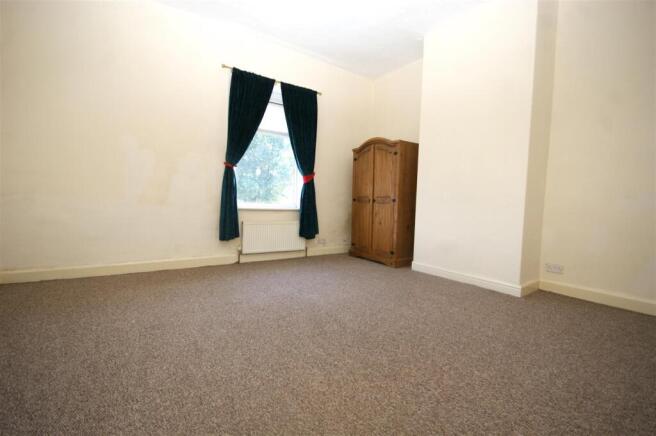 2 bed Terraced to rent Image 5