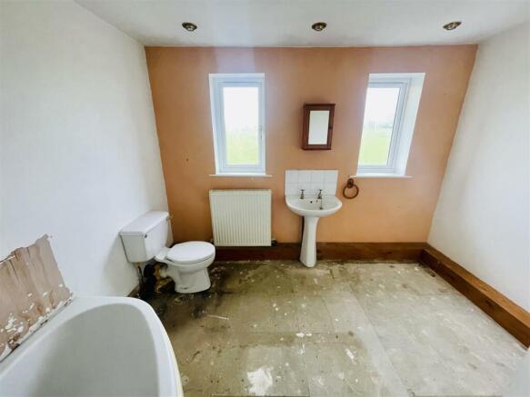 En-Suite Bathroom