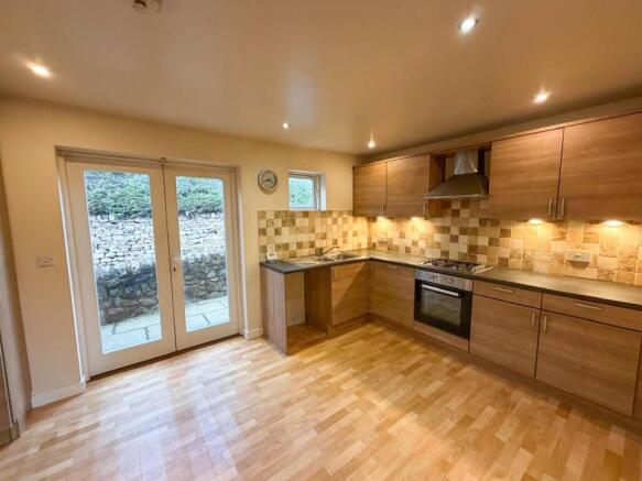 3 bed Terraced for sale Image 5