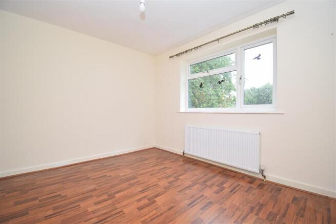 4 bed Detached to rent Image 9