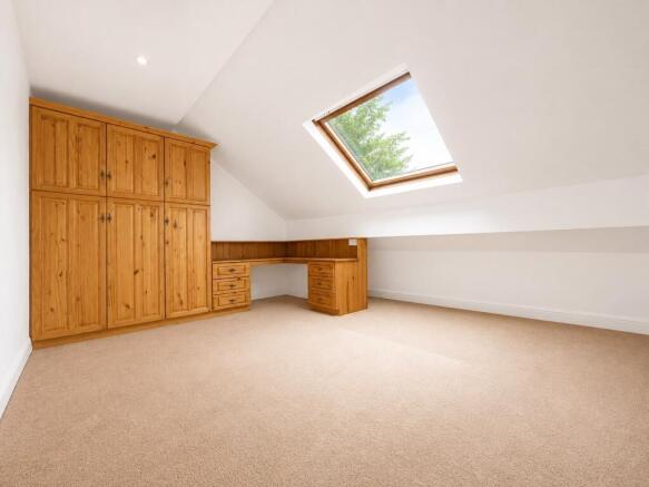 4 bed Terraced to rent Image 12
