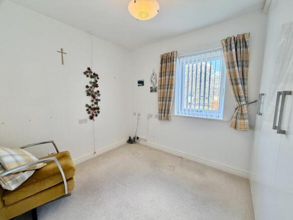 2 bed Apartment for sale Image 8