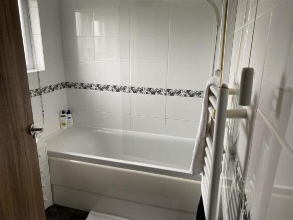 Bathroom/WC: