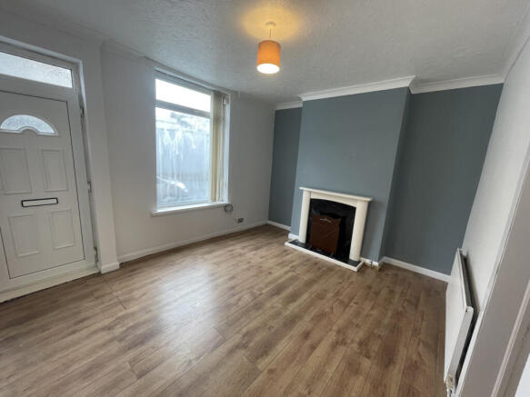 2 bed Terraced to rent Image 4