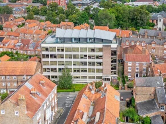 1 bed Apartment to rent Image 11