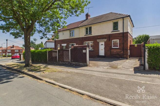 3 bed Semi-Detached for sale in wakefield