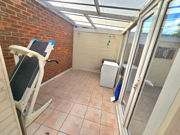 3 bed Terraced for sale Image 11
