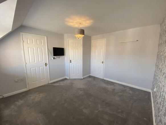Bedroom 2 (2)